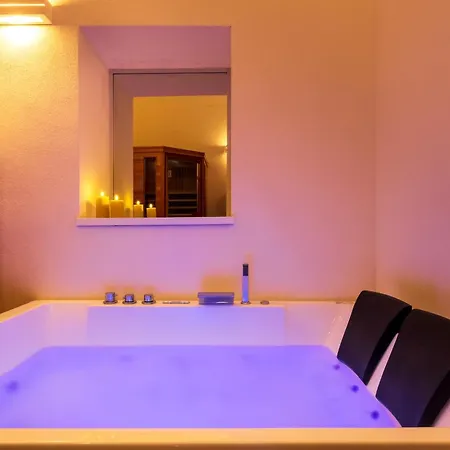 Aura & Privee Apartament
