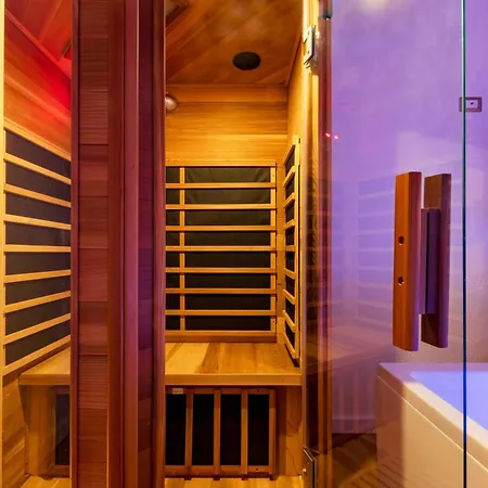 Apartament Aura & Privee *
